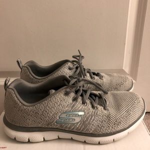 Women’s Skechers Air-cooled Memory Foam Size 9